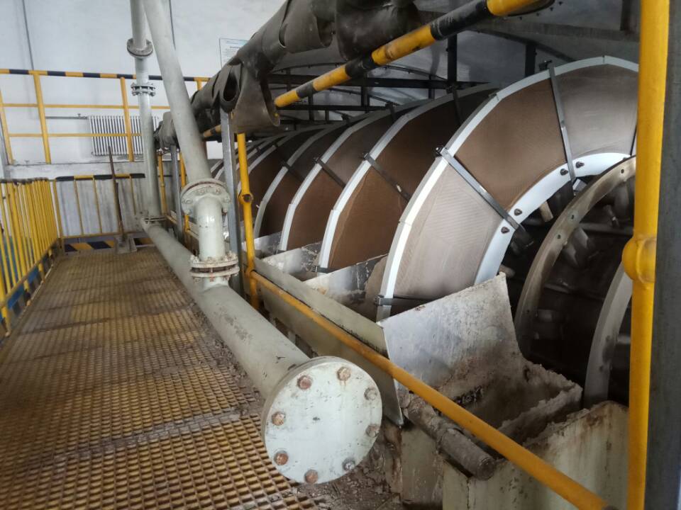 陜西華電楊凌熱電廠 #1、2機(jī)組濾布脫水機(jī)改造